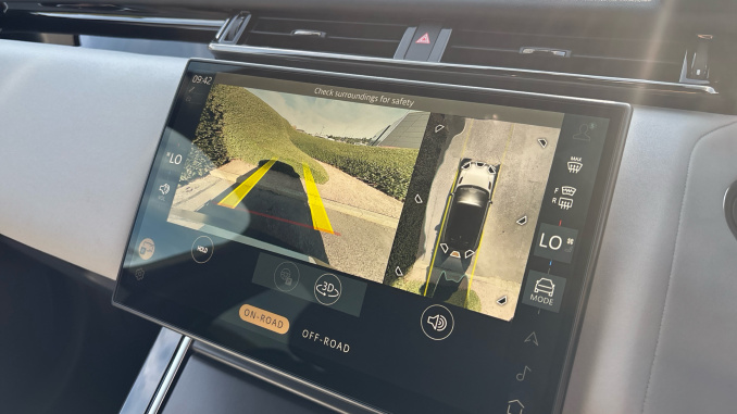 Land Rover Range Rover Velar 3.0 D300 MHEV Belgravia Edition Satin 5dr Auto Diesel Estate - Image 12
